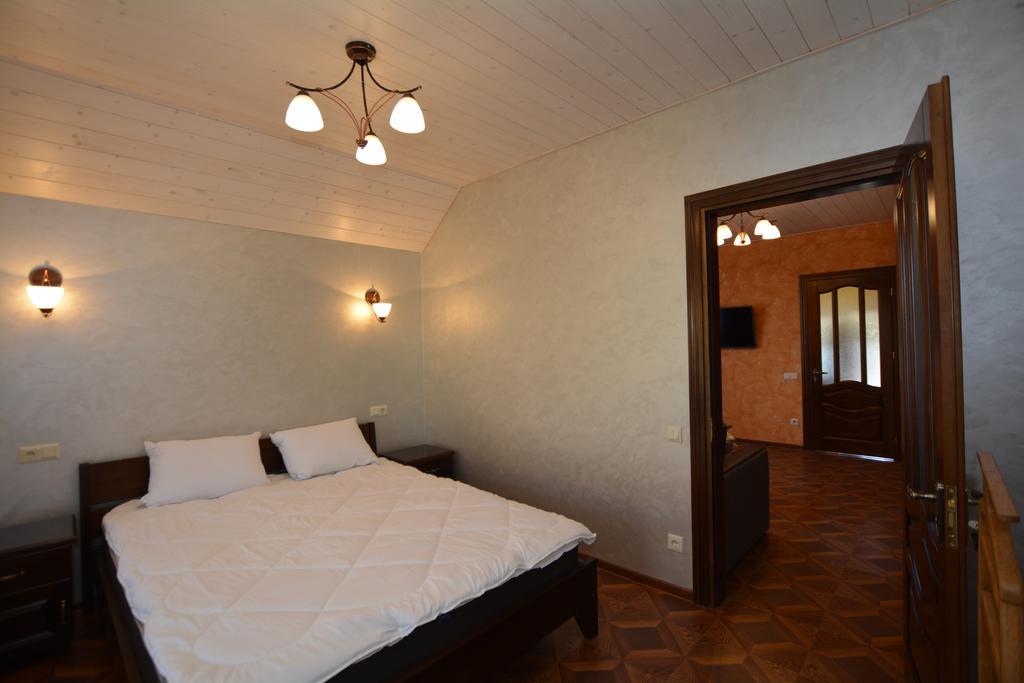 Vila Zolota Rybka Skhidnytsia Pokoj fotografie