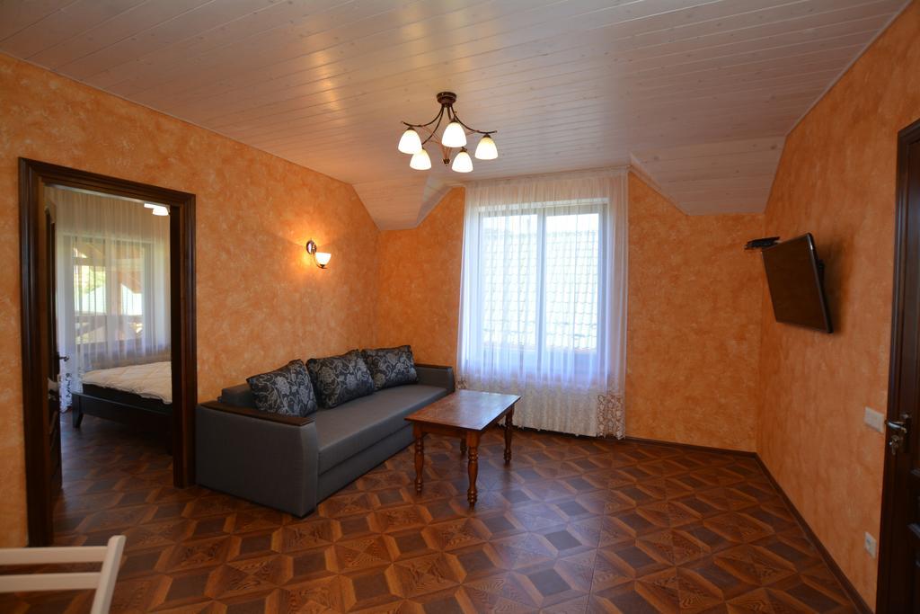 Vila Zolota Rybka Skhidnytsia Pokoj fotografie